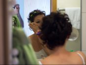 woman doing Makeup